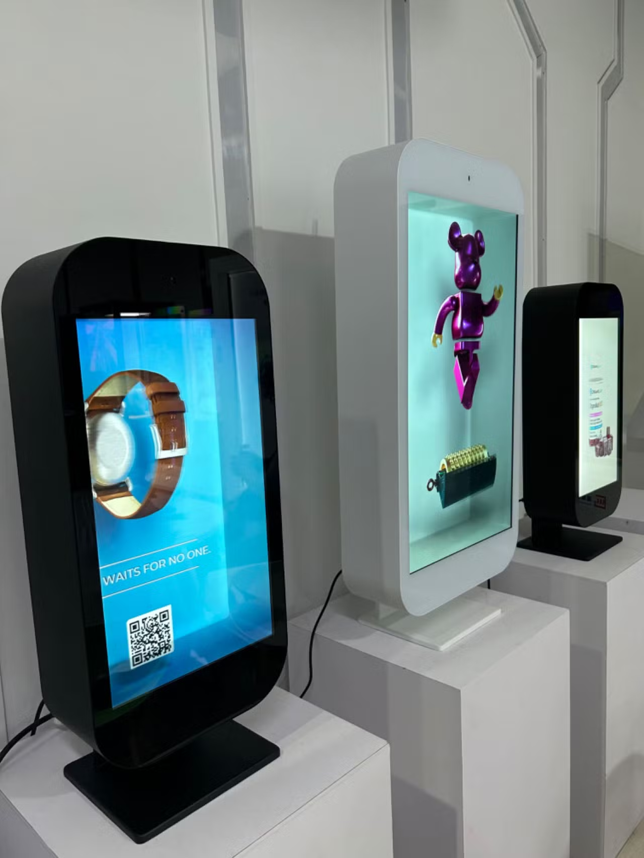 Themed Hologram Experience